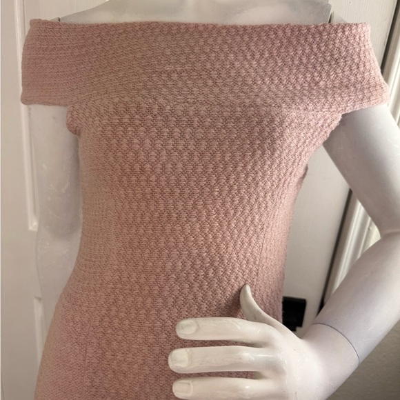 The Swan Elegant Pink Off-Shoulder Dress Size Small #194 - Picture 4 of 11